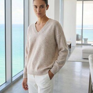 Rumored Women's V-Neck Sweater in Light Beige Heather